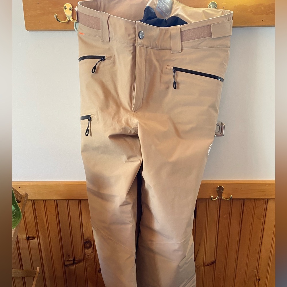 Mammut Men’s insulated and breathable ski pants
Like new